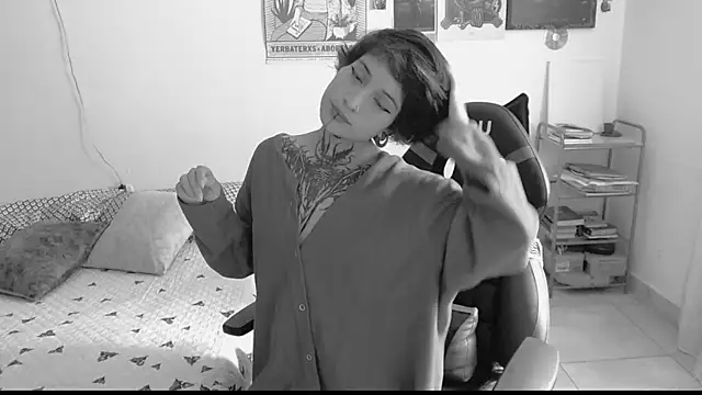 Snapshot of _Apola_77 chatting on February 5, 2025, 5:53 pm Apola 77 online show from February 5, 2025, 5:53 pm