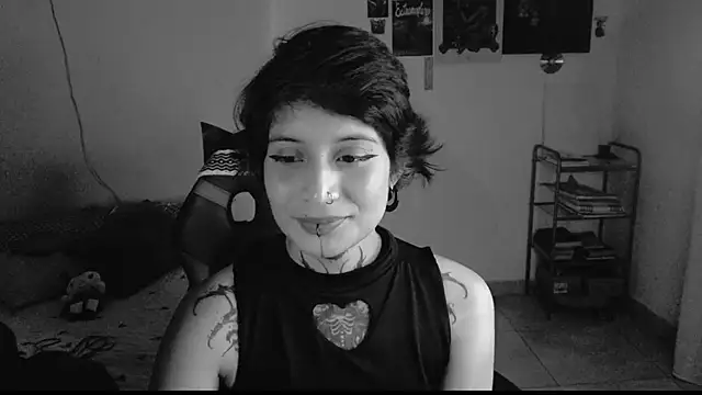 Snapshot of _Apola_77 chatting on February 15, 2025, 12:48 am Apola 77 online show from February 15, 2025, 12:48 am