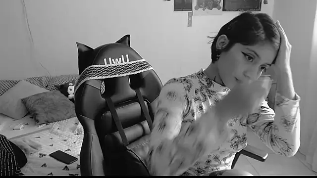 Snapshot of _Apola_77 chatting on February 22, 2025, 7:47 pm Apola 77 online show from February 22, 2025, 7:47 pm