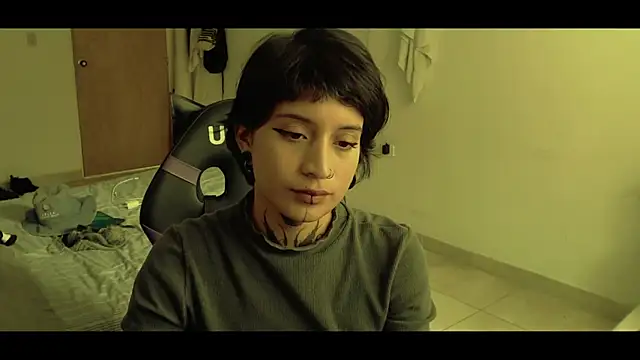 Snapshot of _Apola_77 chatting on March 15, 2025, 7:27 pm Apola 77 online show from March 15, 2025, 7:27 pm