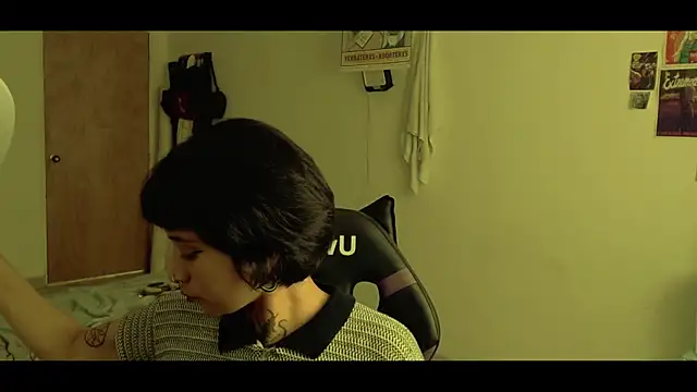 Snapshot of _Apola_77 chatting on March 17, 2025, 7:48 pm Apola 77 online show from March 17, 2025, 7:48 pm