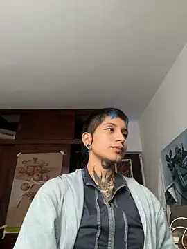 Snapshot of _Apola_77 chatting on October 13, 2025, 8:09 pm Apola 77 online show from October 13, 2025, 8:09 pm