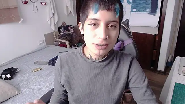 Snapshot of _Apola_77 chatting on October 28, 2025, 9:39 pm Apola 77 online show from October 28, 2025, 9:39 pm