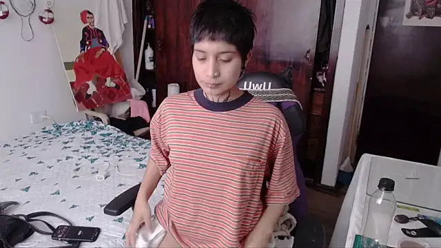 Snapshot of _Apola_77 chatting on December 21, 2025, 9:44 pm Apola 77 online show from December 21, 2025, 9:44 pm