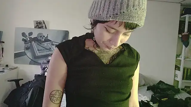 Snapshot of _Apola_77 chatting on February 2, 2026, 10:41 pm Apola 77 online show from February 2, 2026, 10:41 pm