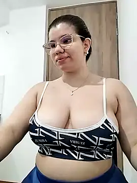 Danzel1105 online show from February 5, 2025, 3:42 pm