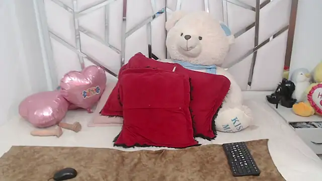 Snapshot of celestesouzalatin chatting on September 28, 2025, 3:01 am celestesouzalatin online show from September 28, 2025, 3:01 am