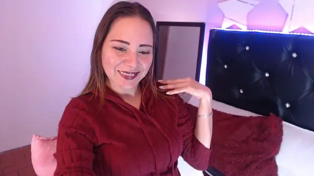 Snapshot of camila_delarosa chatting on October 28, 2025, 6:32 pm camila delarosa online show from October 28, 2025, 6:32 pm