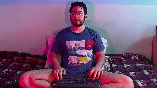 Snapshot of teddy_foster chatting on February 10, 2026, 12:53 pm teddy foster online show from February 10, 2026, 12:53 pm