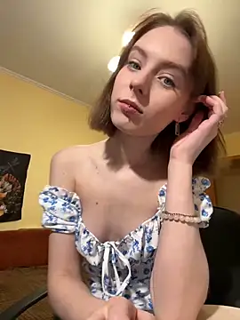 Crayzy Luv online show from January 14, 2025, 6:28 pm