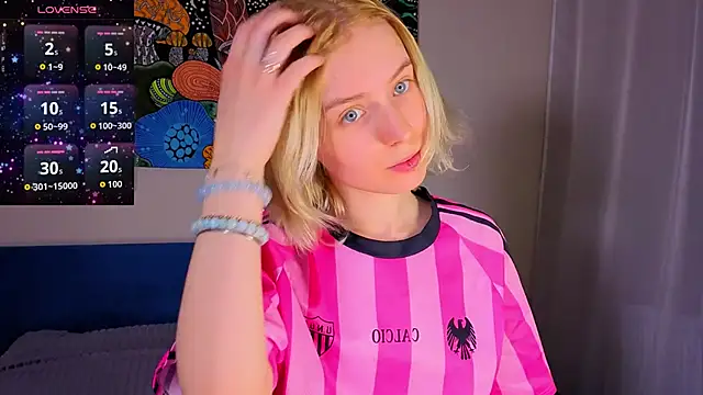 Crayzy Luv online show from March 24, 2026, 8:58 pm