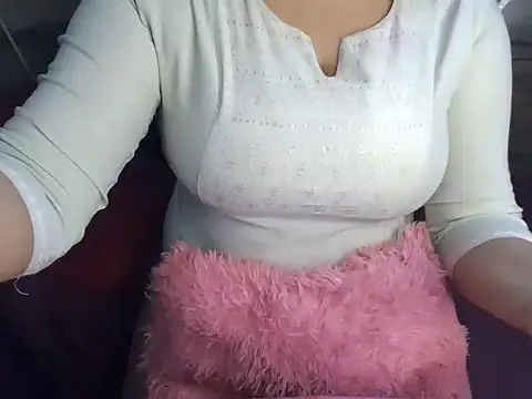 Trezza online show from February 15, 2026, 9:22 pm