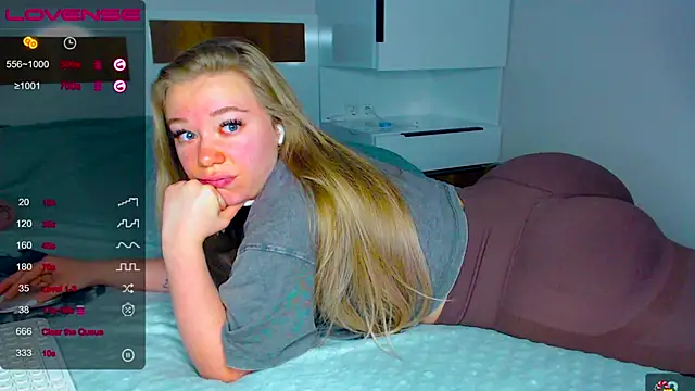 Snapshot of kitti_kaattt chatting on September 24, 2025, 3:54 am kitti kaattt online show from September 24, 2025, 3:54 am