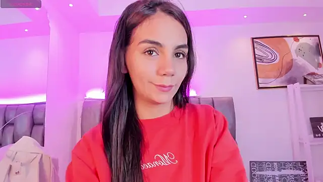 martina mancini online show from October 4, 2025, 2:37 pm