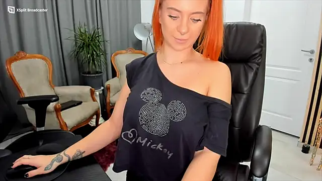 Snapshot of fireflowers_ chatting on December 7, 2024, 12:41 am fireflowers online show from December 7, 2024, 12:41 am