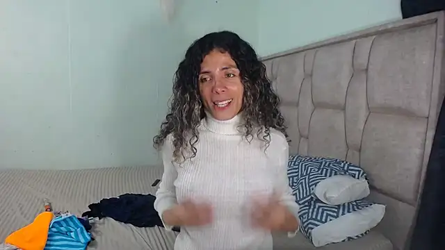 Snapshot of Nadia_Monroe chatting on December 28, 2024, 11:37 pm Nadia Monroe online show from December 28, 2024, 11:37 pm