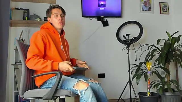 manucute 23  online show from January 5, 2026, 5:27 pm