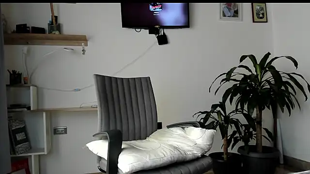 Snapshot of manucute_23_ chatting on February 19, 2026, 3:19 pm manucute 23 online show from February 19, 2026, 3:19 pm