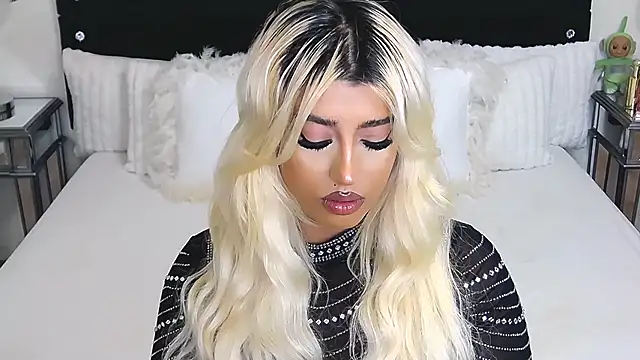 GiseleReine online show from March 28, 2026, 1:54 pm