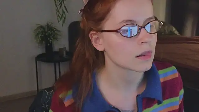 Snapshot of reb_luvng chatting on November 7, 2025, 1:33 pm reb luvng online show from November 7, 2025, 1:33 pm