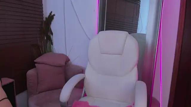 Snapshot of Irina_bx chatting on September 27, 2025, 9:20 pm Irina bx online show from September 27, 2025, 9:20 pm