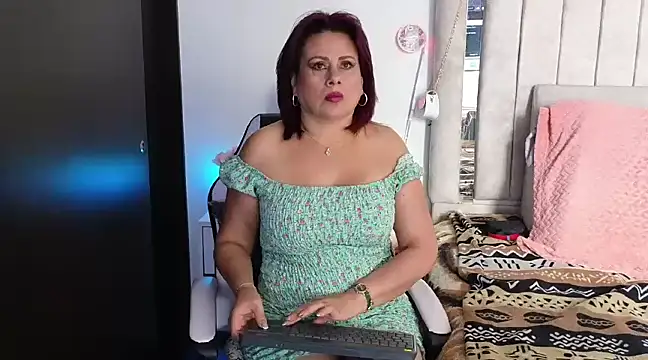 Kaily jonness online show from December 18, 2024, 5:31 pm