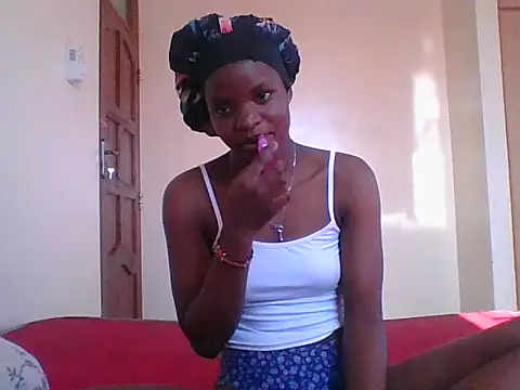 hotgal1112 online show from October 1, 2025, 12:33 pm