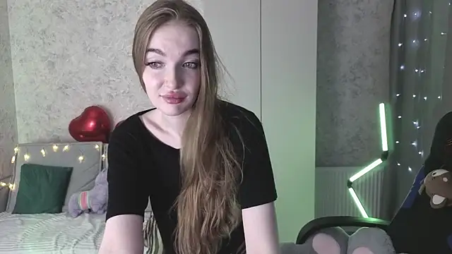 LissaCain online show from April 11, 2026, 8:24 pm