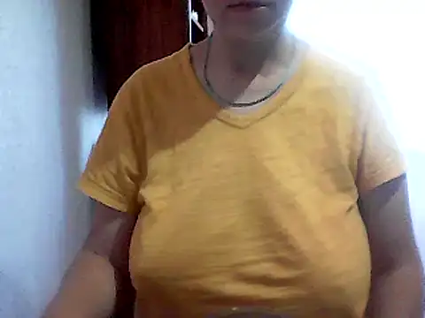 Snapshot of AnaXBerry chatting on September 18, 2025, 6:59 am AnaXBerry online show from September 18, 2025, 6:59 am