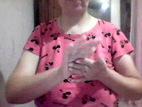 Snapshot of AnaXBerry chatting on September 23, 2025, 6:00 pm AnaXBerry online show from September 23, 2025, 6:00 pm