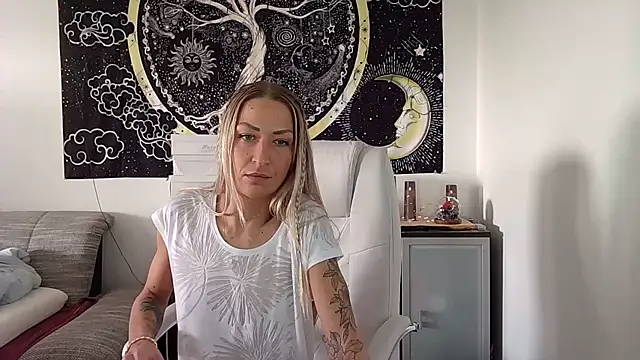 SexxyLiviaa online show from October 6, 2025, 2:36 pm