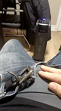 Snapshot of massive_cum chatting on January 18, 2025, 6:21 pm massive cum online show from January 18, 2025, 6:21 pm