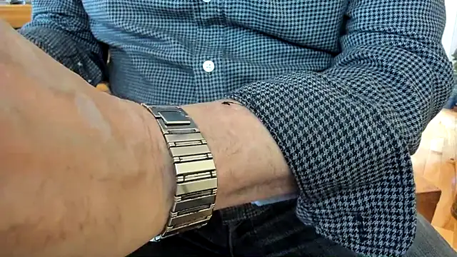 Snapshot of massive_cum chatting on January 27, 2025, 6:20 pm massive cum online show from January 27, 2025, 6:20 pm