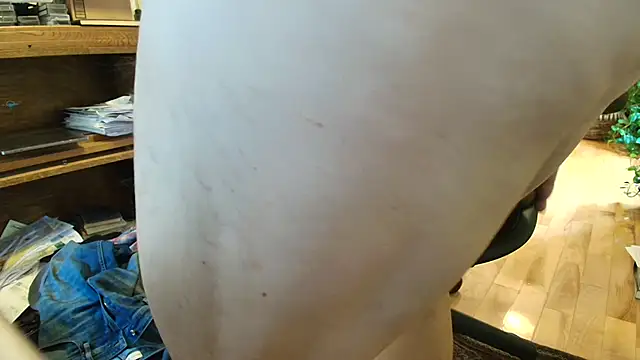 Snapshot of massive_cum chatting on October 31, 2025, 5:14 pm massive cum online show from October 31, 2025, 5:14 pm