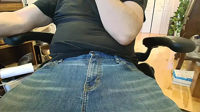 Snapshot of massive_cum chatting on November 14, 2025, 5:33 pm massive cum online show from November 14, 2025, 5:33 pm