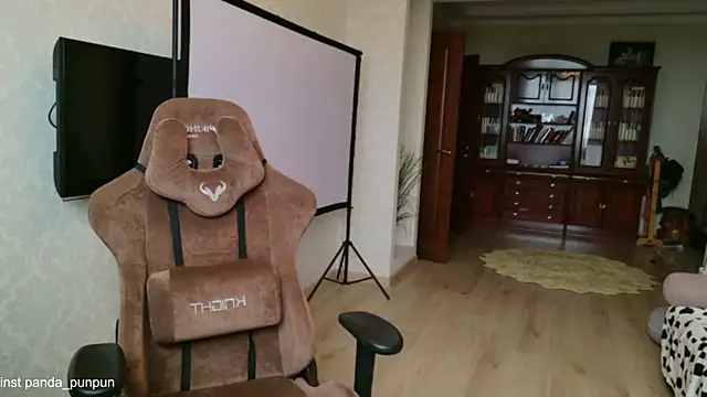 Neko Kimiko online show from April 13, 2026, 10:43 am