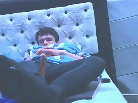 Snapshot of BodyandlegginLover chatting on October 15, 2025, 8:36 am BodyandlegginLover online show from October 15, 2025, 8:36 am