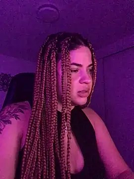 Snapshot of MelSaunders chatting on December 8, 2024, 2:39 am MelSaunders online show from December 8, 2024, 2:39 am