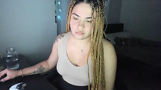 Snapshot of MelSaunders chatting on December 16, 2024, 6:21 am MelSaunders online show from December 16, 2024, 6:21 am