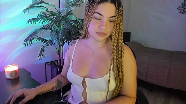 Snapshot of MelSaunders chatting on December 18, 2024, 2:53 am MelSaunders online show from December 18, 2024, 2:53 am