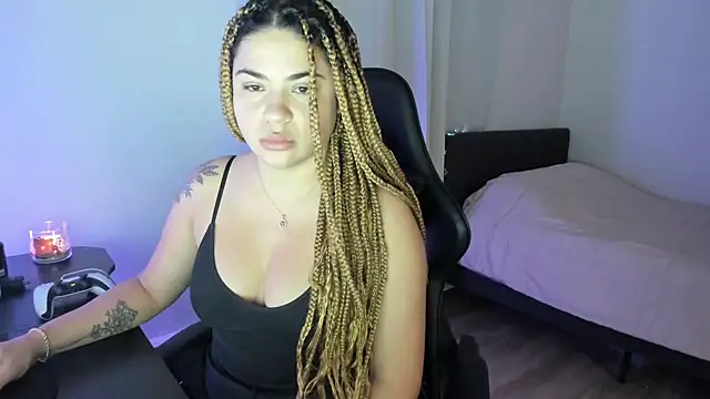 Snapshot of MelSaunders chatting on December 21, 2024, 3:03 am MelSaunders online show from December 21, 2024, 3:03 am