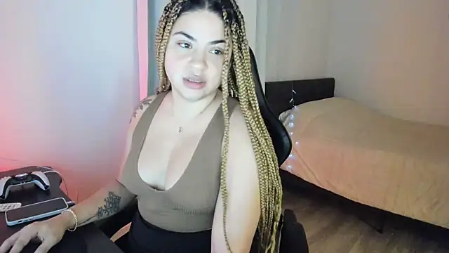 Snapshot of MelSaunders chatting on December 23, 2024, 2:45 am MelSaunders online show from December 23, 2024, 2:45 am