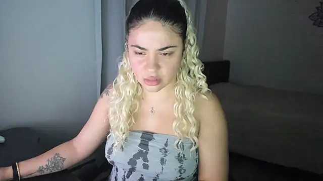 Snapshot of MelSaunders chatting on January 12, 2025, 3:49 am MelSaunders online show from January 12, 2025, 3:49 am