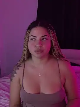 Snapshot of MelSaunders chatting on October 22, 2025, 1:06 am MelSaunders online show from October 22, 2025, 1:06 am