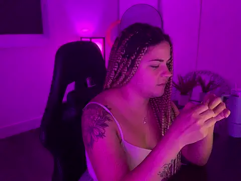 Snapshot of MelSaunders chatting on October 26, 2025, 4:07 am MelSaunders online show from October 26, 2025, 4:07 am