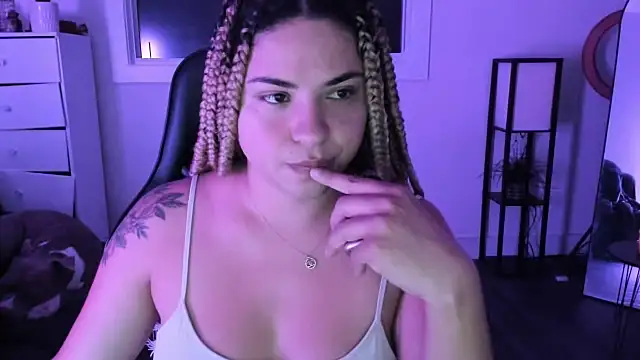 Snapshot of MelSaunders chatting on October 28, 2025, 4:05 am MelSaunders online show from October 28, 2025, 4:05 am