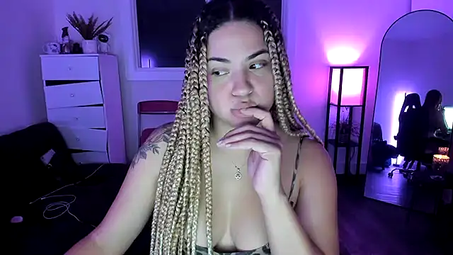 Snapshot of MelSaunders chatting on October 31, 2025, 1:28 am MelSaunders online show from October 31, 2025, 1:28 am