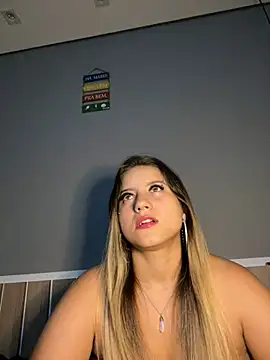 Snapshot of 520_Loirex_741 chatting on December 8, 2024, 11:19 pm 520 Loirex 741 online show from December 8, 2024, 11:19 pm