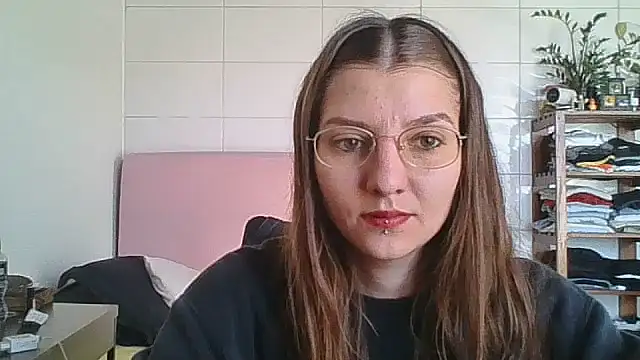 SweetyBabyDemon online show from October 8, 2025, 2:04 pm