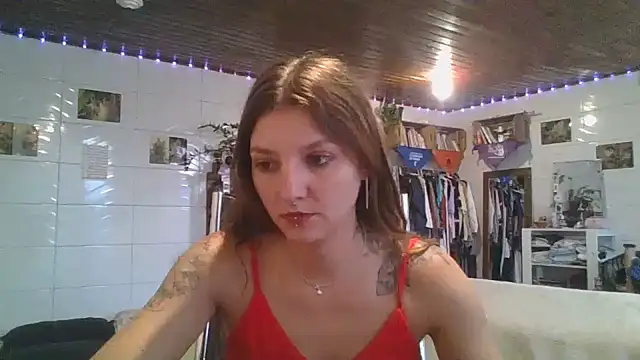 SweetyBabyDemon online show from April 4, 2026, 9:01 pm